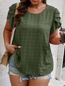 Blusa feminina com detalhes bordados e gola redonda Analia. Plus Size