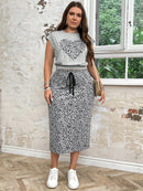 Conjunto feminino de saia com estampa animal print Halima. Plus Size