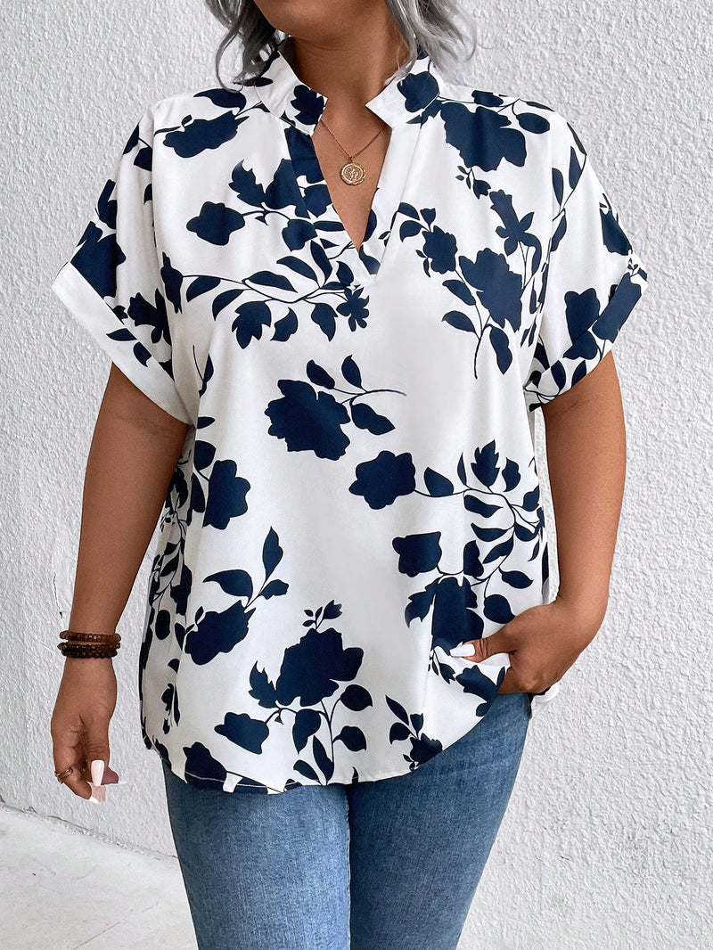 Blusa Feminina com Decote V e Mangas Curtas Morcego Bela. Plus Size