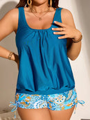 Shortkini feminino com ajuste lateral Kamala. Plus Size