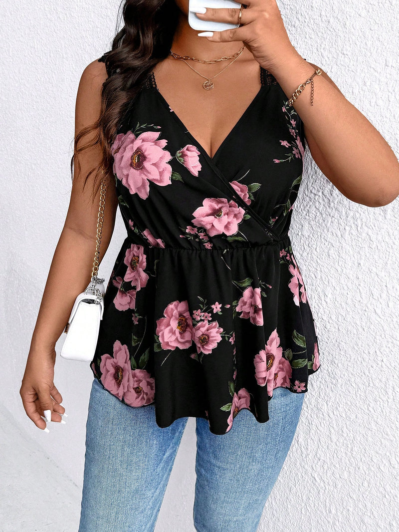 Blusa Feminina com Renda Delicada e Estampa Floral - Charlene. Plus Size