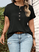 Blusa feminina gola redonda e botões frontais Juliana. Plus Size