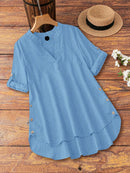 Blusa Feminina com Decote em V e Detalhe de Bainha Alta-Baixa - Vittoria. Plus Size