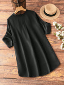 Blusa Feminina com Decote em V e Detalhe de Bainha Alta-Baixa - Vittoria. Plus Size