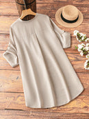 Blusa Feminina com Decote em V e Detalhe de Bainha Alta-Baixa - Vittoria. Plus Size