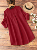 Blusa Feminina com Decote em V e Detalhe de Bainha Alta-Baixa - Vittoria. Plus Size