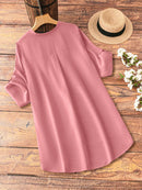 Blusa Feminina com Decote em V e Detalhe de Bainha Alta-Baixa - Vittoria. Plus Size