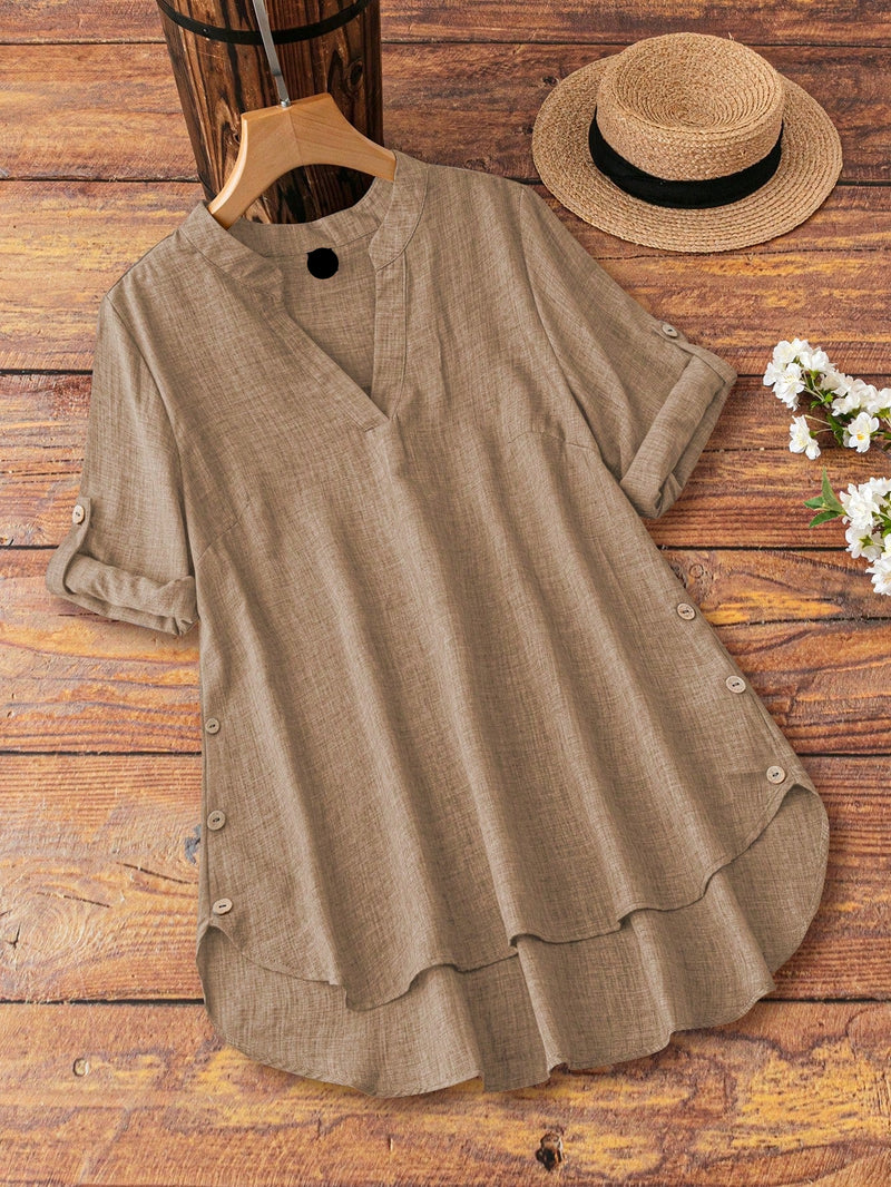 Blusa Feminina com Decote em V e Detalhe de Bainha Alta-Baixa - Vittoria. Plus Size