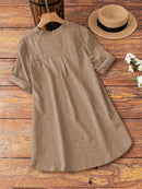 Blusa Feminina com Decote em V e Detalhe de Bainha Alta-Baixa - Vittoria. Plus Size