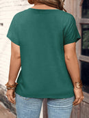 Blusa feminina gola redonda e botões frontais Juliana. Plus Size