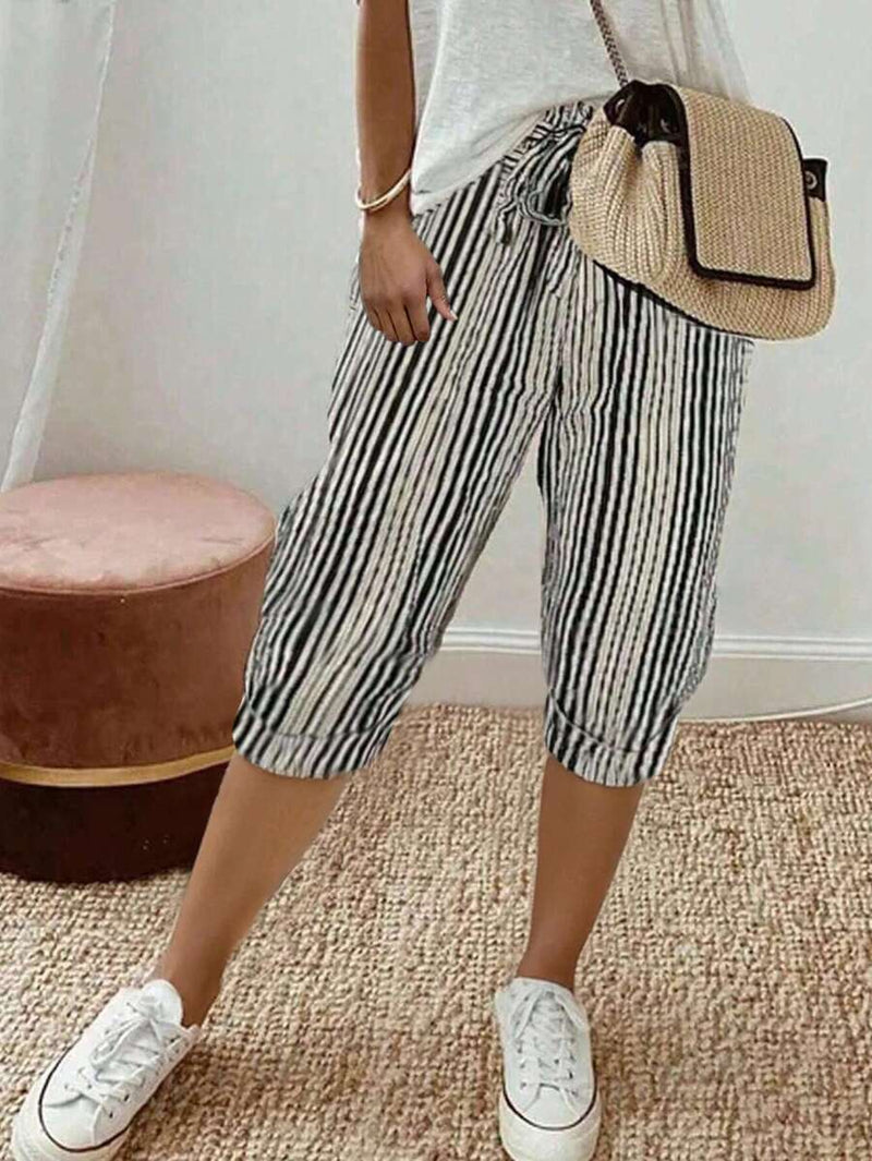 Calça Capri Feminina com Cordão na Cintura - Alessia. Plus Size