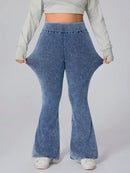 Calça Jeans de perna larga e malha elástica - Jolie. Plus Size