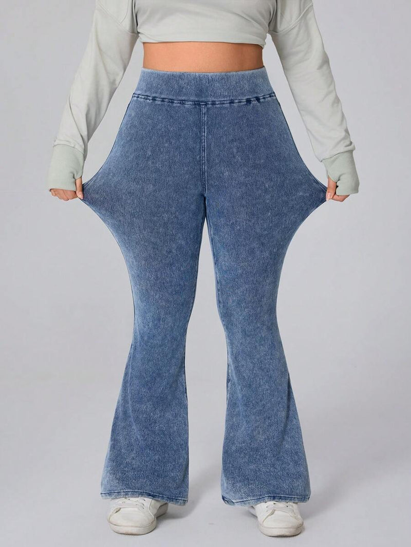 Calça Jeans de perna larga e malha elástica - Jolie. Plus Size