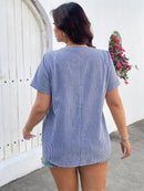 Camisa Feminina Bolso na Frente, Botões, Estilo Boho - Plus Size