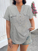 Camisa Feminina Bolso na Frente, Botões, Estilo Boho - Plus Size