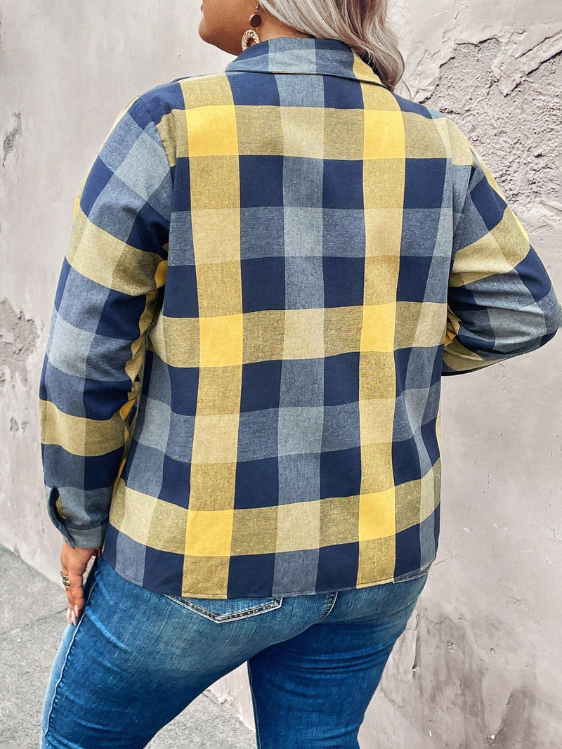 Camisa Feminina com Botões na Frente e Estampa Xadrez - Dina. Plus Size