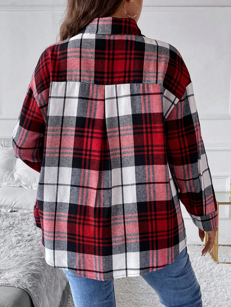 Camisa Feminino de Manga Longa Casual, Bolso Patch e Estampa Xadrez - Adela. Plus Size