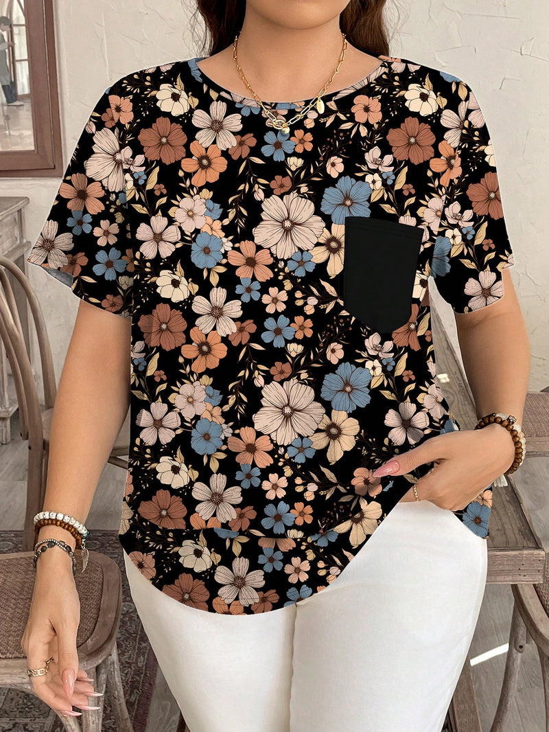 Camiseta Feminina com Decoro de Bolso em Contraste de Cor - Lívia. Plus Size