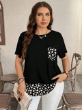Camiseta Feminina com Decoro de Bolso em Contraste de Cor - Lívia. Plus Size