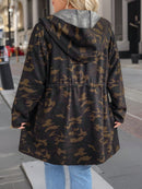 Casaco Feminino com Capuz e Amarração na Cintura – Milany. Plus Size