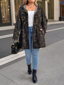 Casaco Feminino com Capuz e Amarração na Cintura – Milany. Plus Size