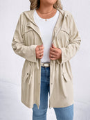 Casaco Feminino com Capuz e Amarração na Cintura – Milany. Plus Size