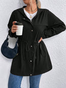 Casaco Feminino com Capuz e Amarração na Cintura – Milany. Plus Size