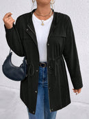 Casaco Feminino com Capuz e Amarração na Cintura – Milany. Plus Size