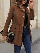 Casaco Feminino com Capuz e Amarração na Cintura – Milany. Plus Size