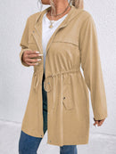 Casaco Feminino com Capuz e Amarração na Cintura – Milany. Plus Size