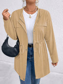 Casaco Feminino com Capuz e Amarração na Cintura – Milany. Plus Size