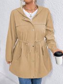 Casaco Feminino com Capuz e Amarração na Cintura – Milany. Plus Size