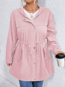 Casaco Feminino com Capuz e Amarração na Cintura – Milany. Plus Size