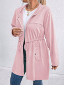 Casaco Feminino com Capuz e Amarração na Cintura – Milany. Plus Size