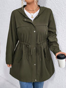 Casaco Feminino com Capuz e Amarração na Cintura – Milany. Plus Size