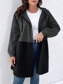 Casaco feminino dois tons com capuz Eloá Plus Size