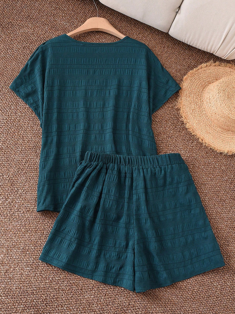 Conjunto Feminino Blusa de Manga Curta e Shorts - Martina. Plus Size