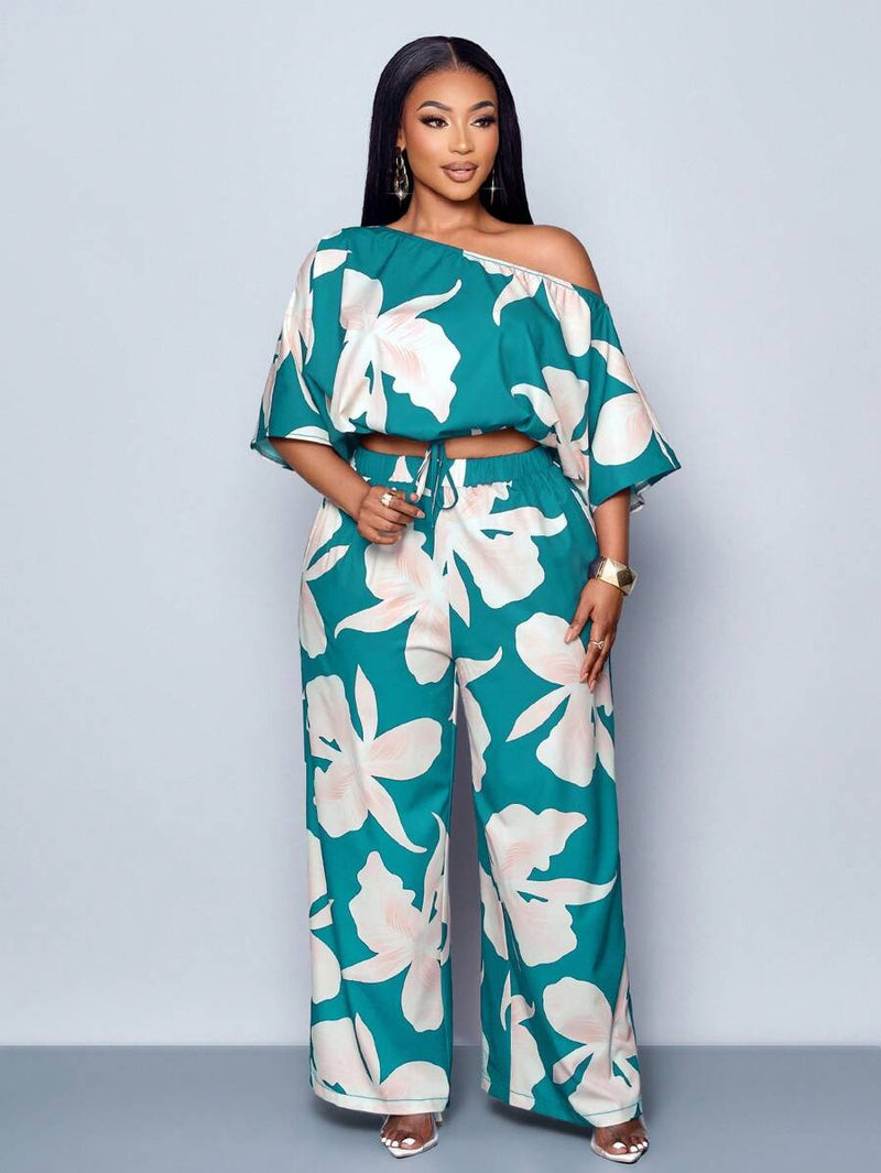 Conjunto Feminino com Decote Assimétrico e Estampa Completa - Monique. Plus Size