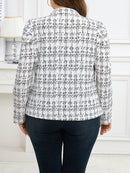 Jaqueta Feminina com Decoração de Botão Metálico - Yasmin. Plus Size