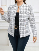 Jaqueta Feminina com Decoração de Botão Metálico - Yasmin. Plus Size