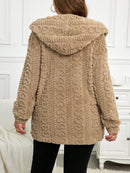 Jaqueta Feminina com capuz e mangas longas - Isabelle. Plus Size