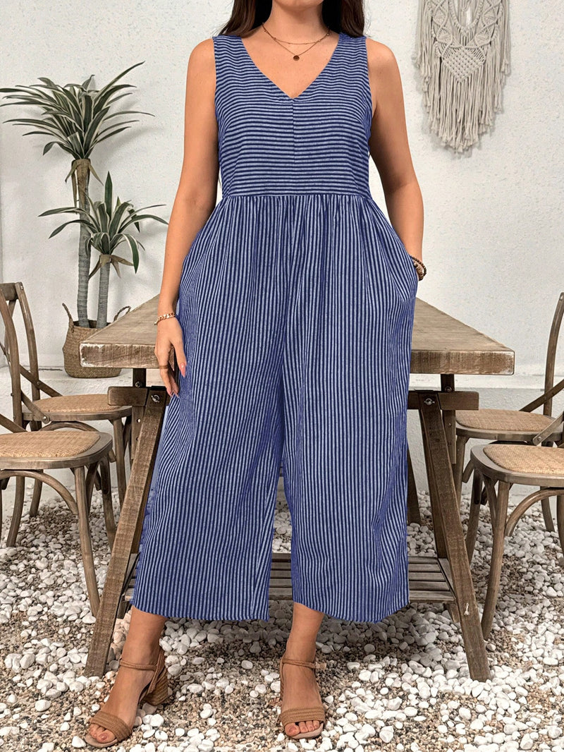 Macacão Feminino   com Decote em V, Listrado - Aurora. Plus Size