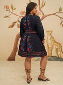 Vestido Feminino Curto Manga Longa Decote em V Cíntia. Plus Size