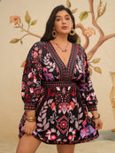 Vestido Feminino Curto Manga Longa Decote em V Cíntia. Plus Size