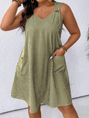 Vestido Feminino Reto sem Mangas - Naya. Plus Size