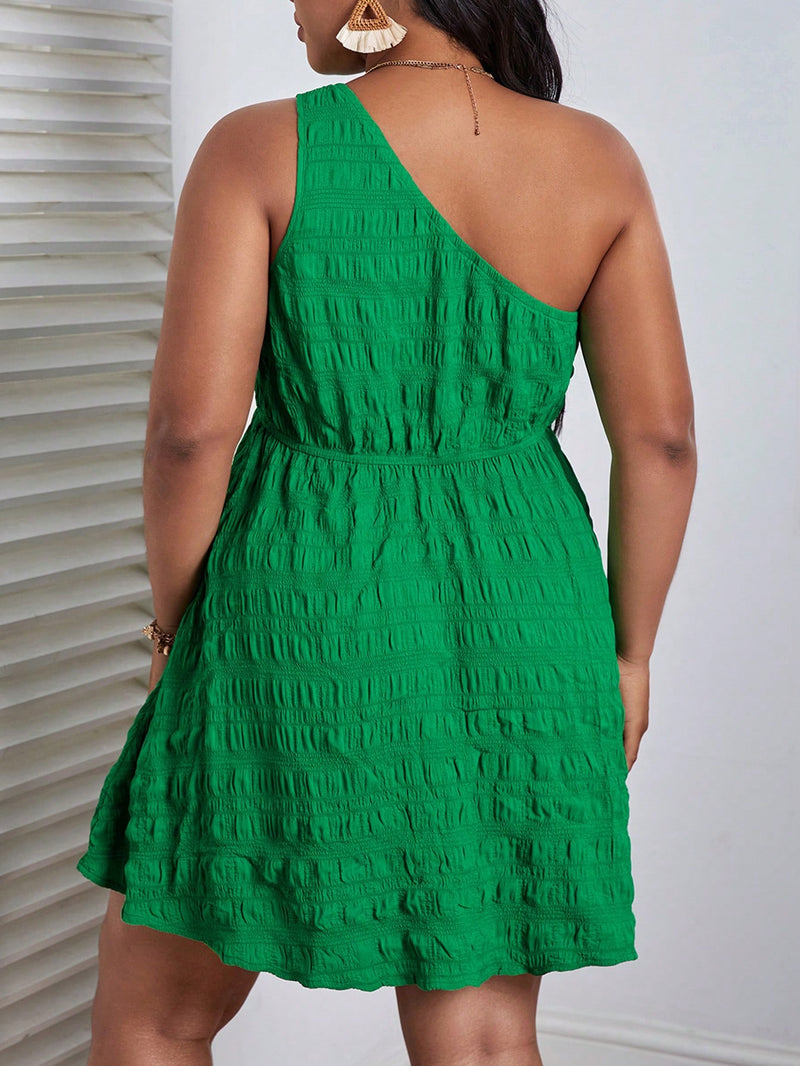 Vestido Feminino de Um Ombro Só e Cintura Marcada - Sybeli. Plus Size