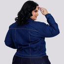 Jaqueta jeans Feminina detalhe bolso - Lindalva. Plus Size