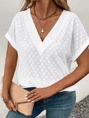 Blusa feminina com gola V e cores brilhantes Lucilda. Plus Size