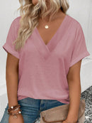 Blusa feminina com gola V e cores brilhantes Lucilda. Plus Size