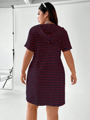 Vestido Feminino com Capuz Listrado Emily Plus Size